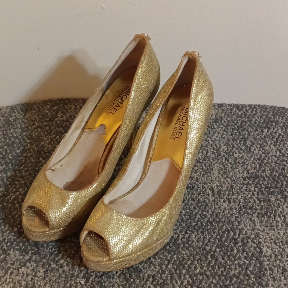Michael Kors gold glitter stilleto heels size 8.5